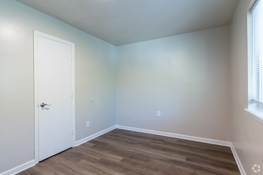More Photos Of 420 S 21st Ave, Hopewell Apartments For Sale