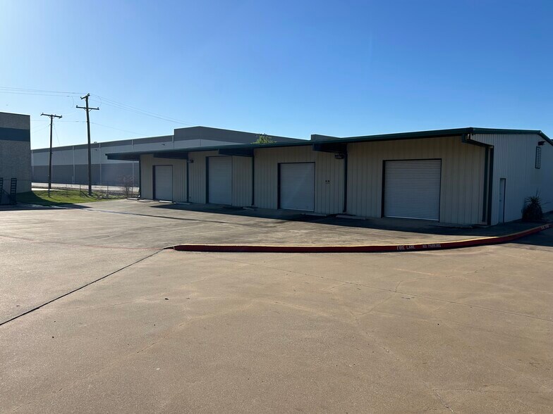 More Photos Of 7307 Business Pl, Arlington Warehouse For Lease