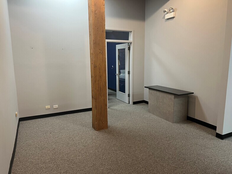 More Photos Of 216 S Jefferson St, Chicago Loft Creative Space For Lease