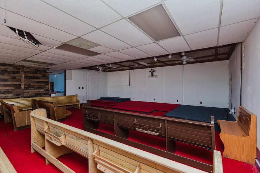 More Photos Of 5110 S Hydraulic St, Wichita Freestanding For Sale