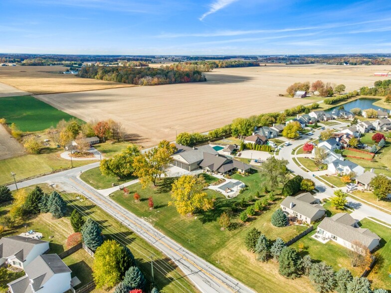 More Photos Of 15306 Covington Rd, Fort Wayne Flex For Sale