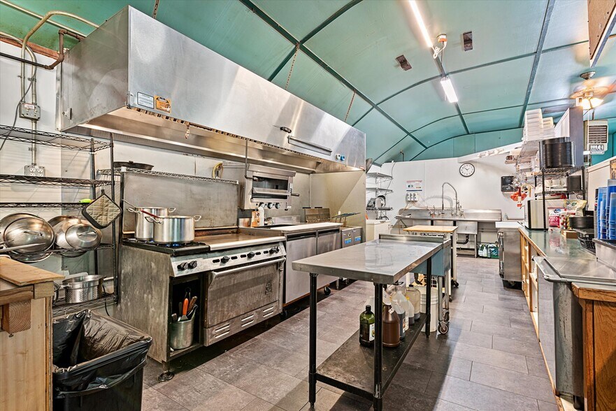 More Photos Of 53943 Highway 86, Halfway Restaurant For Sale