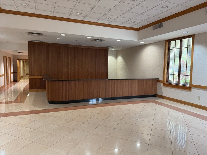 More Photos Of 2996 Hanson St, Fort Myers Warehouse For Lease