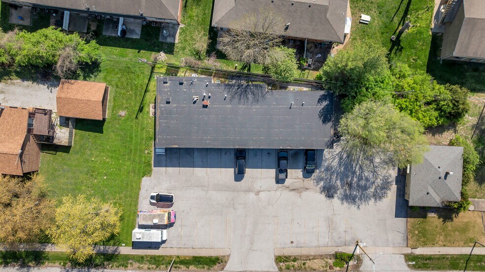 More Photos Of 1913 N Belt East, Belleville Restaurant For Sale