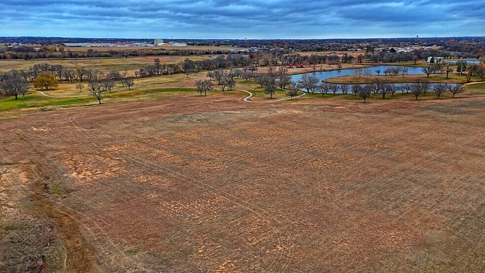 More Photos Of 400 W Martin Luther King Blvd, Duncan Sports And Entertainment For Sale