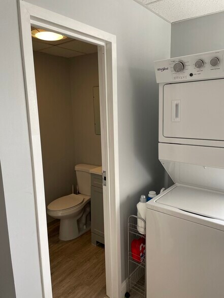 More Photos Of 9712 Belair Rd, Nottingham Medical For Lease