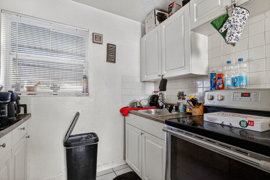 More Photos Of , Hollywood Multifamily For Sale