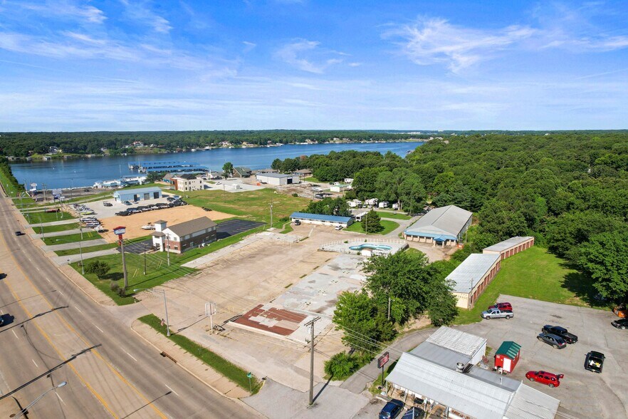 More Photos Of 2320 S Main St, Grove Multifamily For Sale