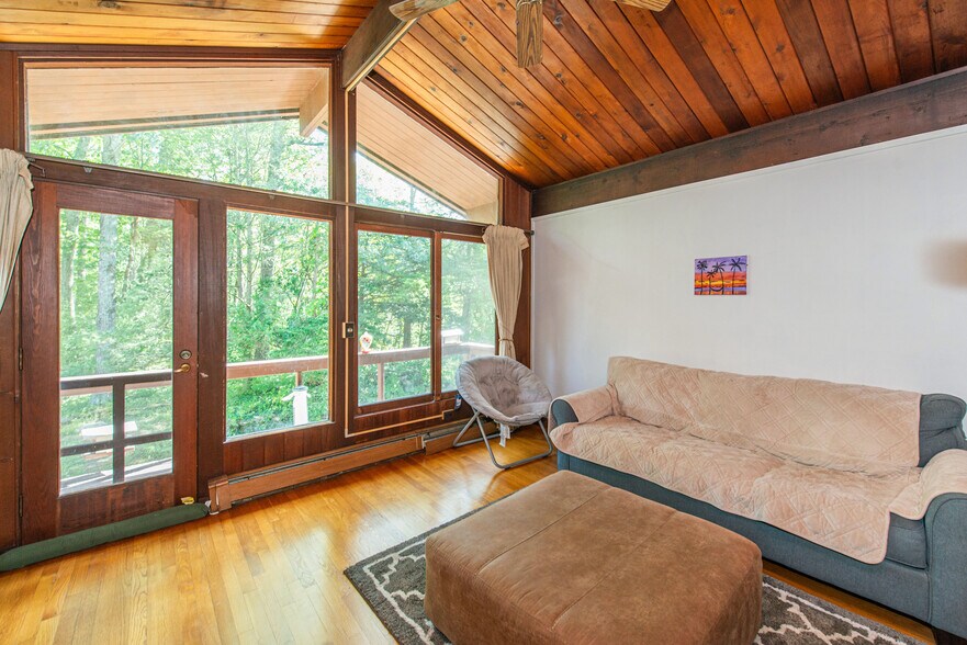 More Photos Of 40 Brighton Rd, Andover Specialty For Sale