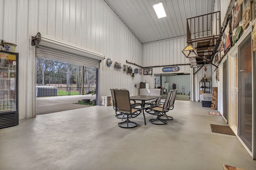 More Photos Of 111 Cypress Bay dr, Milam Specialty For Sale