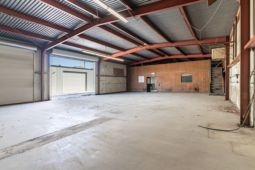 More Photos Of 68686 Summit Dr, Cathedral City Service For Sale