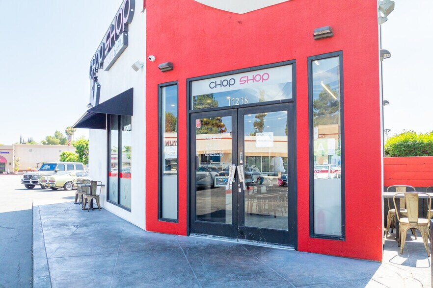 More Photos Of 17200-17288 Saticoy St, Van Nuys Unknown For Lease