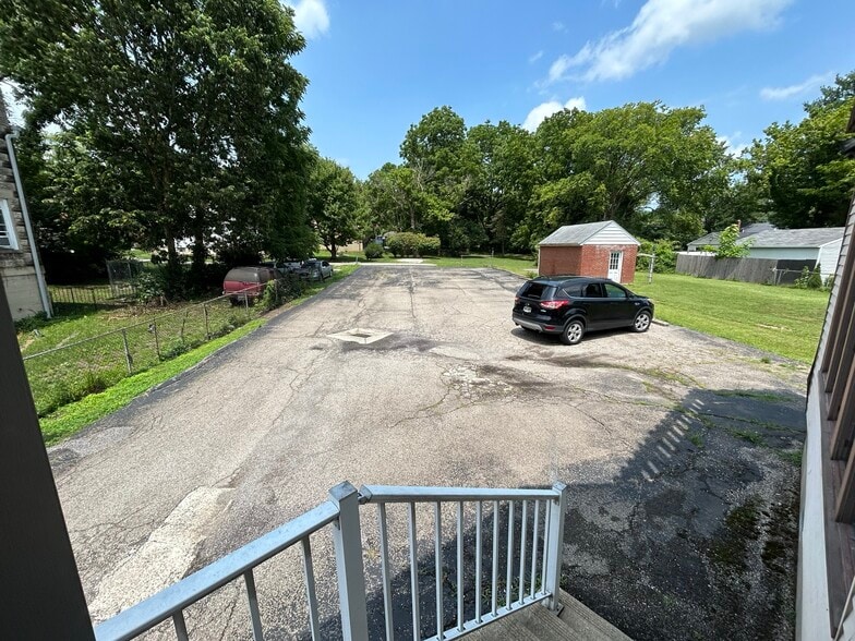 More Photos Of 6112 Benneville St, Cincinnati Freestanding For Sale