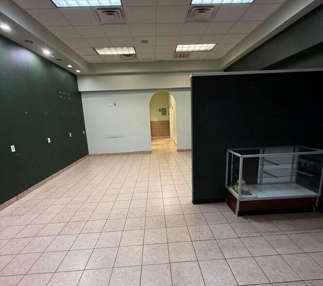 More Photos Of 12228 Antoine Dr, Houston Service Station For Lease