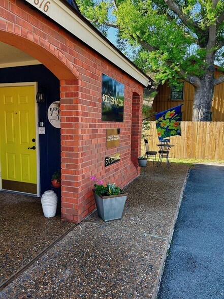 More Photos Of 1816 S Buerkle St, Stuttgart Office For Sale