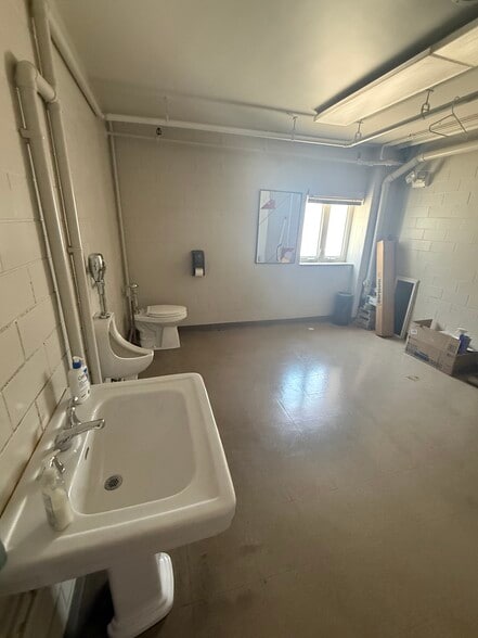 More Photos Of 4920 Harrison St, Pittsburgh Warehouse For Lease