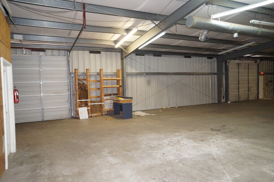 More Photos Of 5851 Lowcountry Dr, Ridgeland Warehouse For Lease