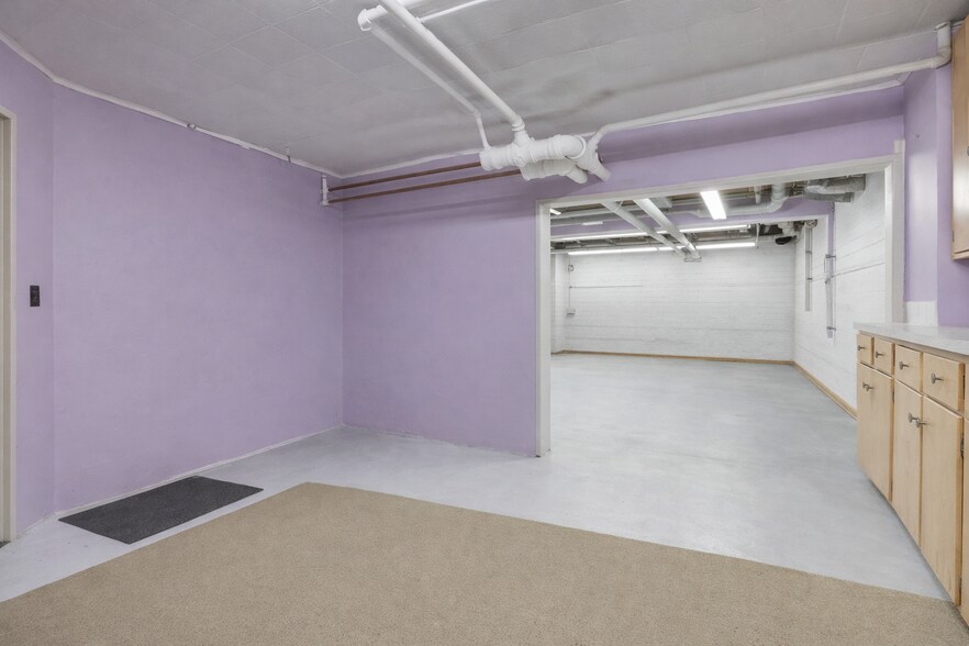 More Photos Of 3040 Lyndale Ave S, Minneapolis Office For Sale