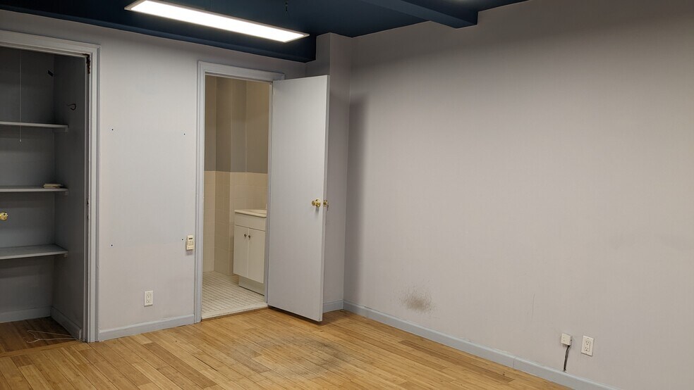 More Photos Of 305-311 W 57th St, New York Apartments For Lease