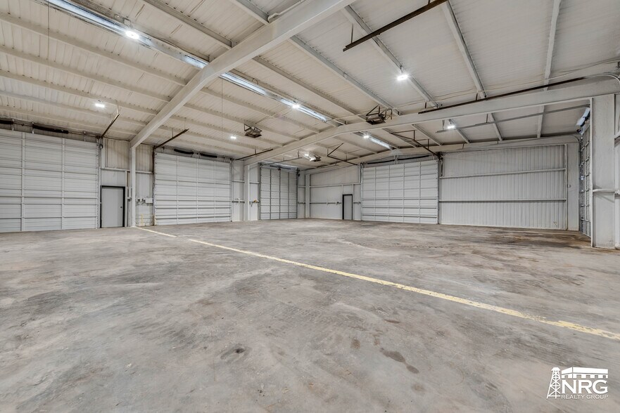 More Photos Of 3334 S Service Rd, Stanton Warehouse For Lease