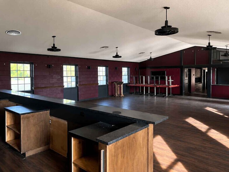 More Photos Of 1120 E Sen Carlos Truan Blvd, Kingsville Restaurant For Sale