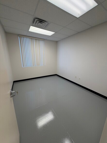 More Photos Of 4346 E Alexander Rd, Las Vegas Light Distribution For Lease