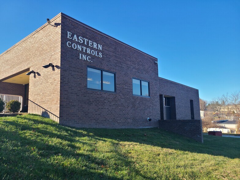 Primary Photo Of 3866 N Providence Rd, Newtown Square Light Manufacturing For Lease