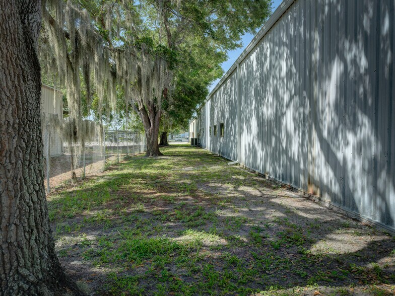 More Photos Of 2229 Whitfield Park Dr, Sarasota Warehouse For Sale