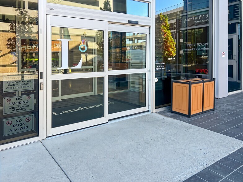 More Photos Of 1631 Dickson Av, Kelowna Coworking Space