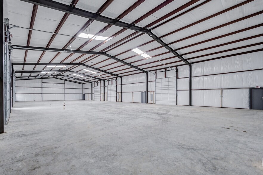 More Photos Of 000 Sales Dr, Waxahachie Warehouse For Lease