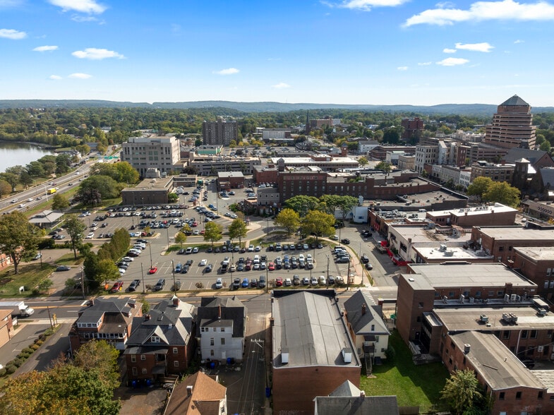 More Photos Of 54 Washington St, Middletown Office For Sale