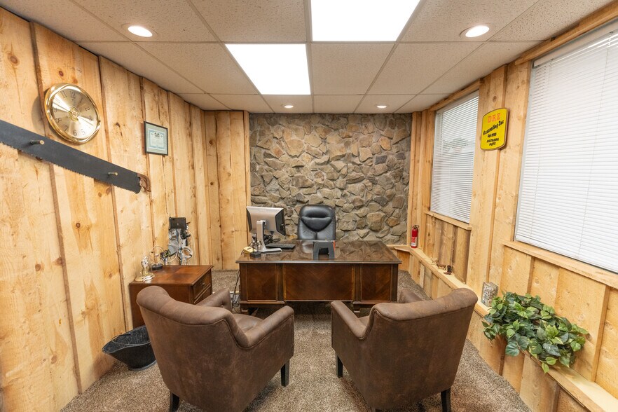 More Photos Of 3040 Freeport Rd, Natrona Heights Warehouse For Sale