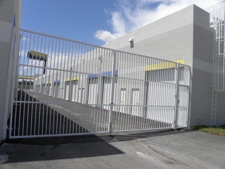 More Photos Of 2011 W State Road 84, Fort Lauderdale Warehouse For Sale