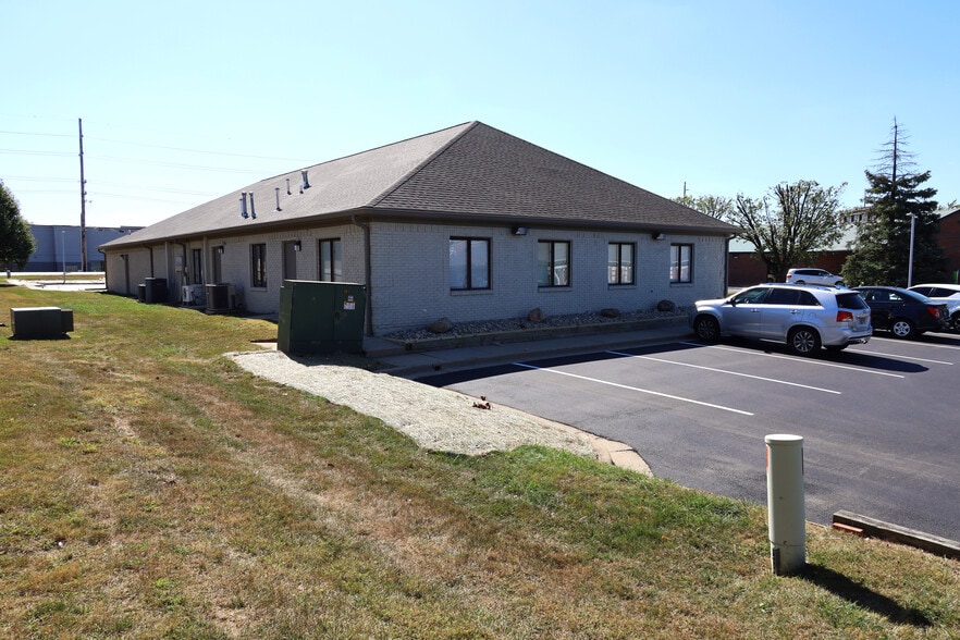 More Photos Of 1664 W Smith Valley Rd, Greenwood Medical For Lease