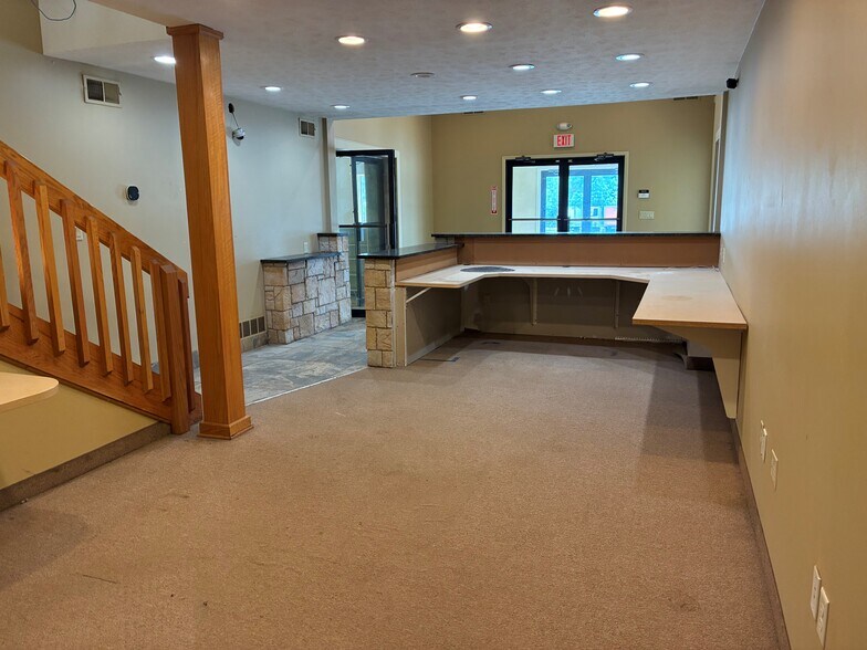 More Photos Of 1249 Lehigh Station Rd, Henrietta Warehouse For Lease