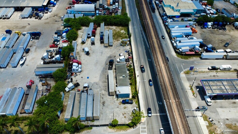 More Photos Of 7112 NW 27th Ave, Miami Warehouse For Sale