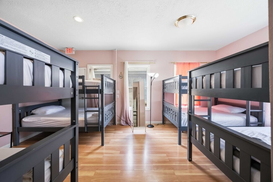 More Photos Of 4018 Chartres St, Houston Hospitality For Sale