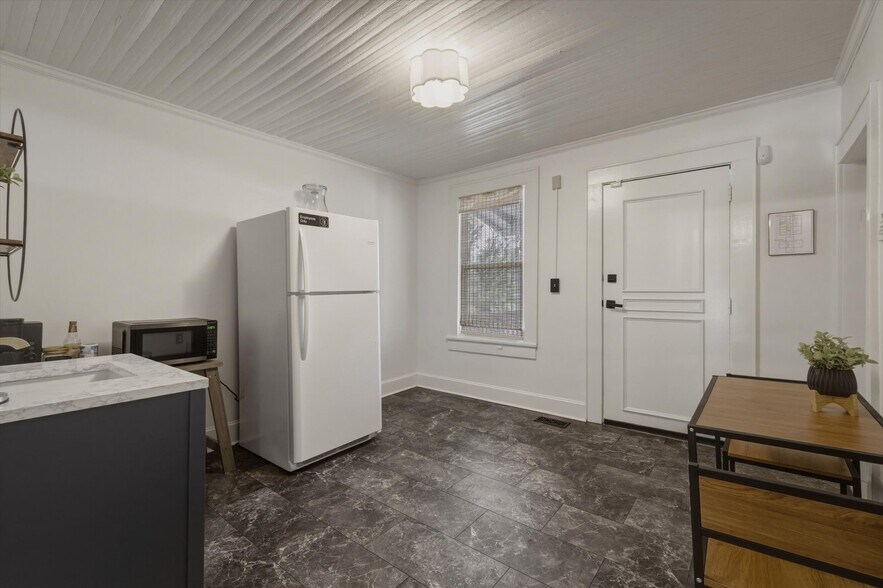 More Photos Of 408 S Green St, Morganton Specialty For Sale