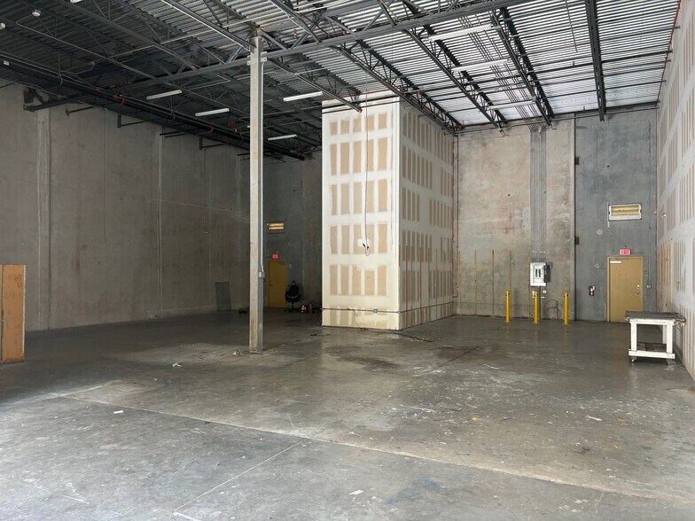 More Photos Of 10376 W State Road 84, Davie Warehouse For Lease