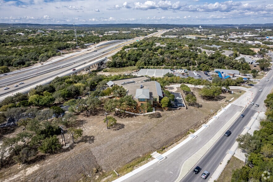 More Photos Of 1580 S Main St, Boerne Office For Sale