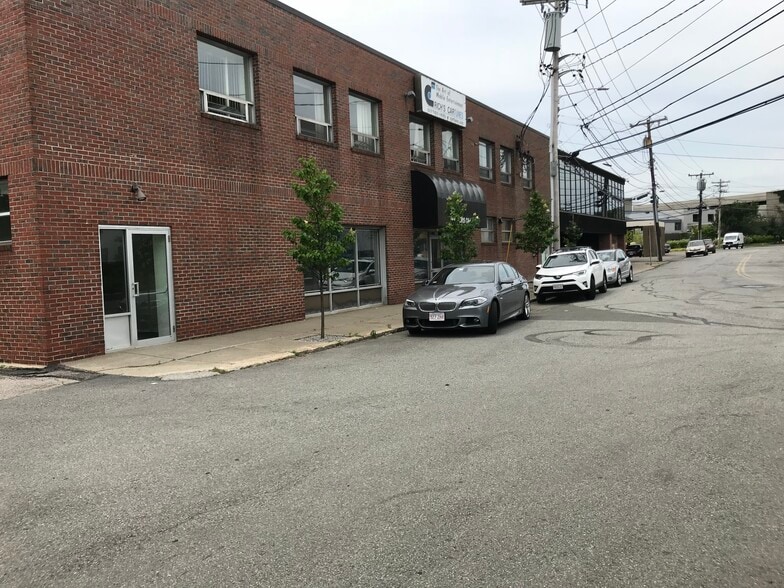 More Photos Of 200 Dexter Ave, Watertown Office For Lease