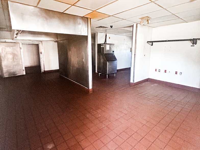 More Photos Of 2109 19th St, Lubbock Fast Food For Lease