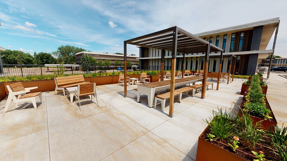 More Photos Of 4600 W 77th St, Edina Unknown For Lease