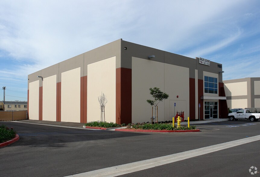 More Photos Of 1133 N Patt St, Anaheim Warehouse For Sale
