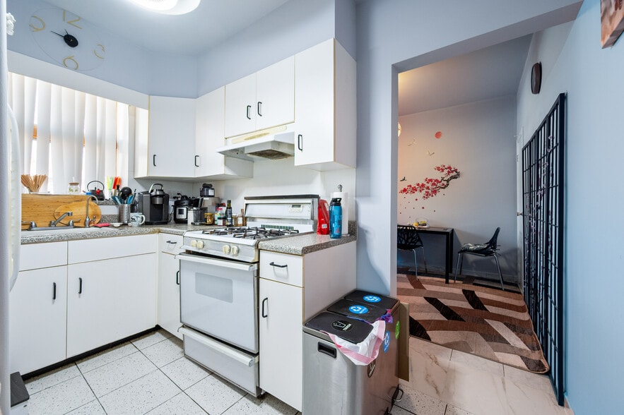 More Photos Of 2101 76th St, Brooklyn Flex For Sale