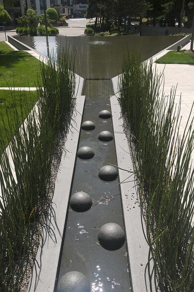 More Photos Of 989 112th Ave NE, Bellevue Apartments For Lease