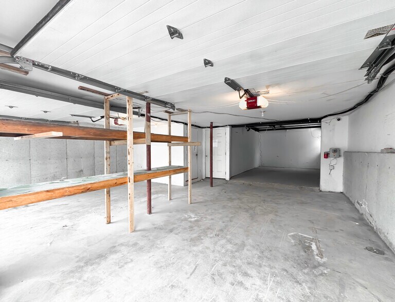 More Photos Of 25 Popes Ln, Danvers Flex For Sale