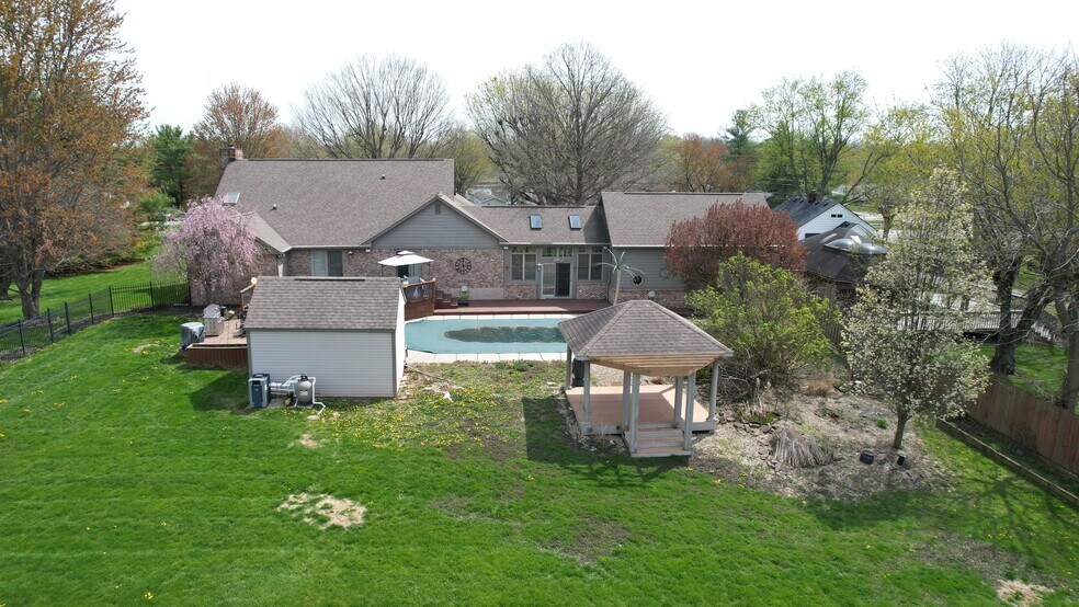 Primary Photo Of 868 N Raceway Rd, Indianapolis Apartments For Sale