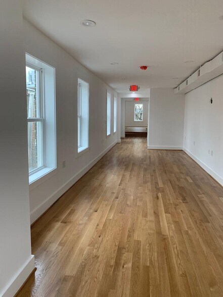 More Photos Of 515 11th St SE, Washington Storefront Retail Office For Sale