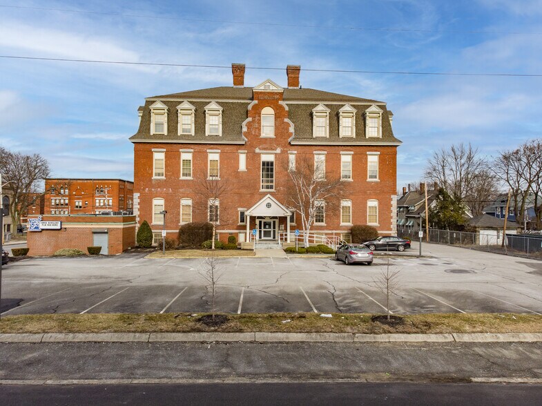 More Photos Of 130 Parker St, Lawrence Office Residential For Lease